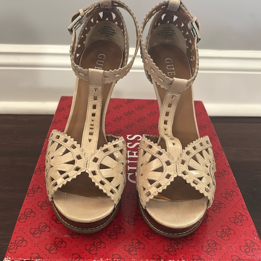 Guess light natural leather t-strap heels open toe GWTANK size 7.5M
